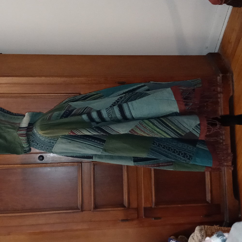Poncho - Picture 4 of 7